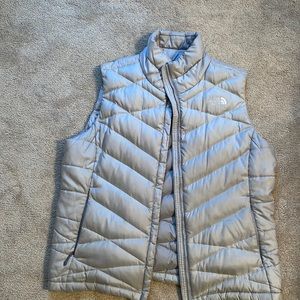 North Face Women’s light grey/silver.